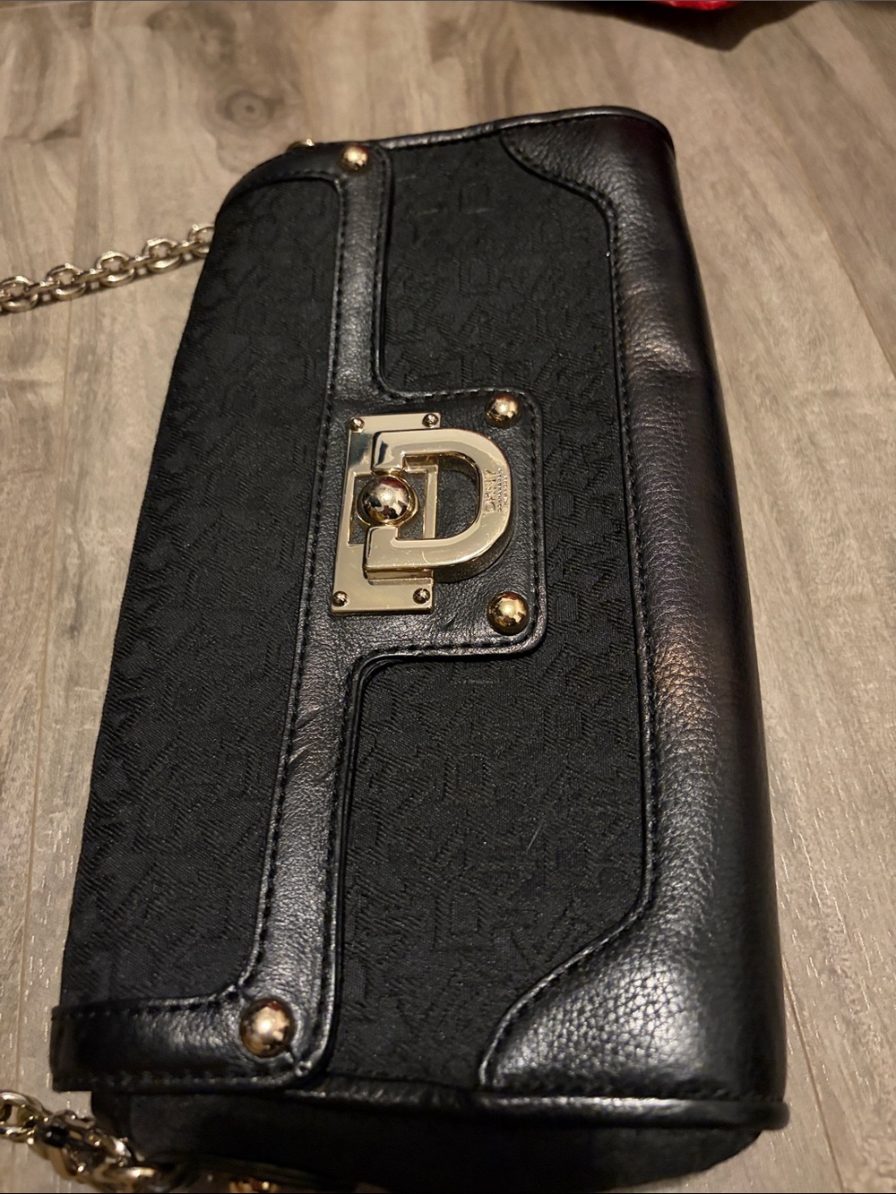 DKNY Black Chain-Handle Shoulder Bag with Turn-Lock Closure - Picture 2 of 9
